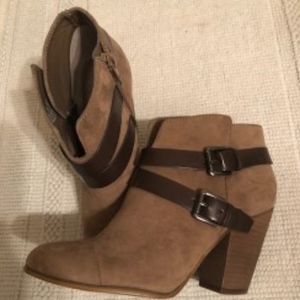 Carlos by Carlos Santana Ankle Bootie